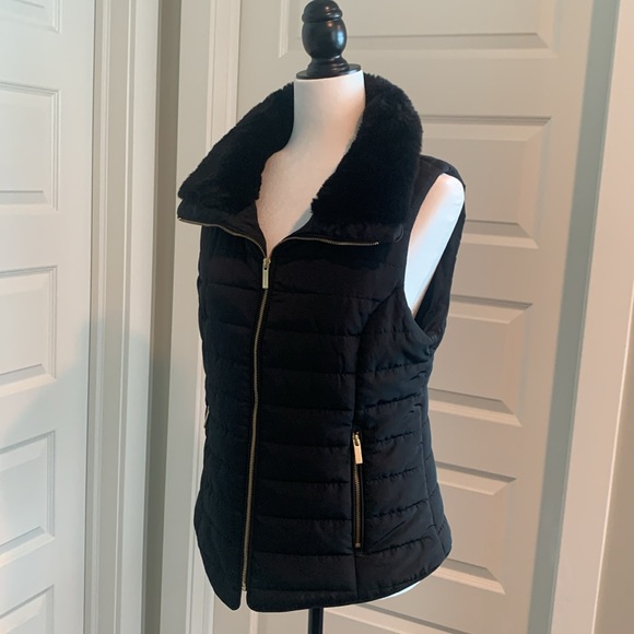 GUESS Women’s Fitted Puffer Vest - Picture 7 of 14